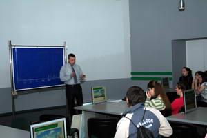 Фото к  Студенты ростовских вузов готовятся к сессии в Информационном центре по атомной энергии.