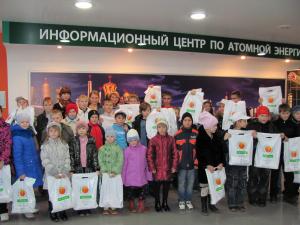 Фото к В информационном центре – новогодние утренники