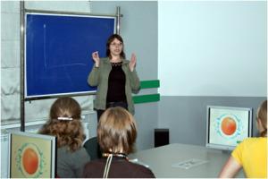 Фото к Занятия со студентами в информационном центре