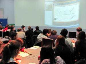 Фото к В информационном центре в дистанционном формате началась подготовка школьников к ЕГЭ по физике