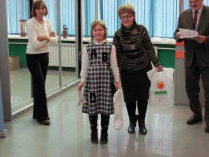 Фото к Детская художественная галерея в гостях у Информационного центра.