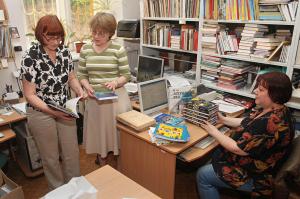 Фото к Областные фонды пополнились книгами «Курчатовской библиотеки»