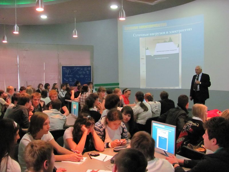 Фото к Научно-популярный лекторий для школьников продолжается