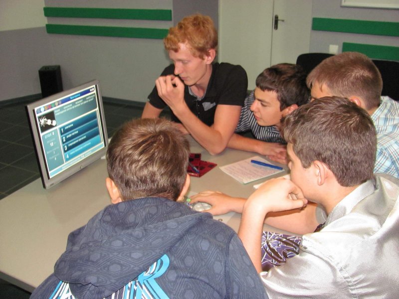 Фото к Научно-популярный лекторий для школьников продолжается