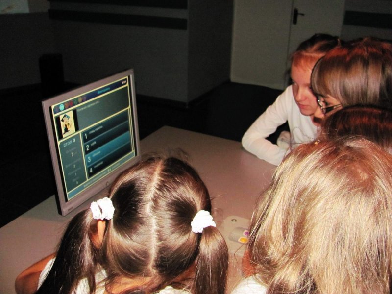 Фото к Веселые знайки в гостях у информационного центра