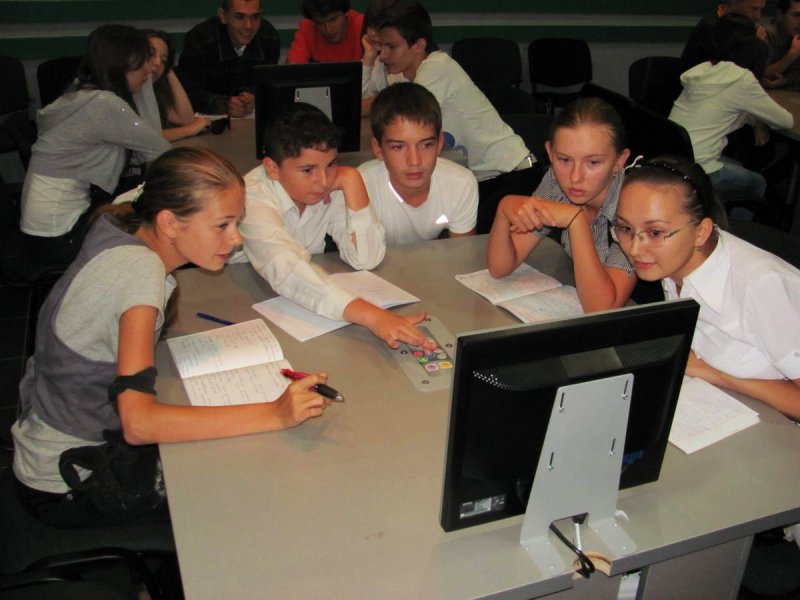 Фото к Научно-популярный лекторий с успехом начал свою работу