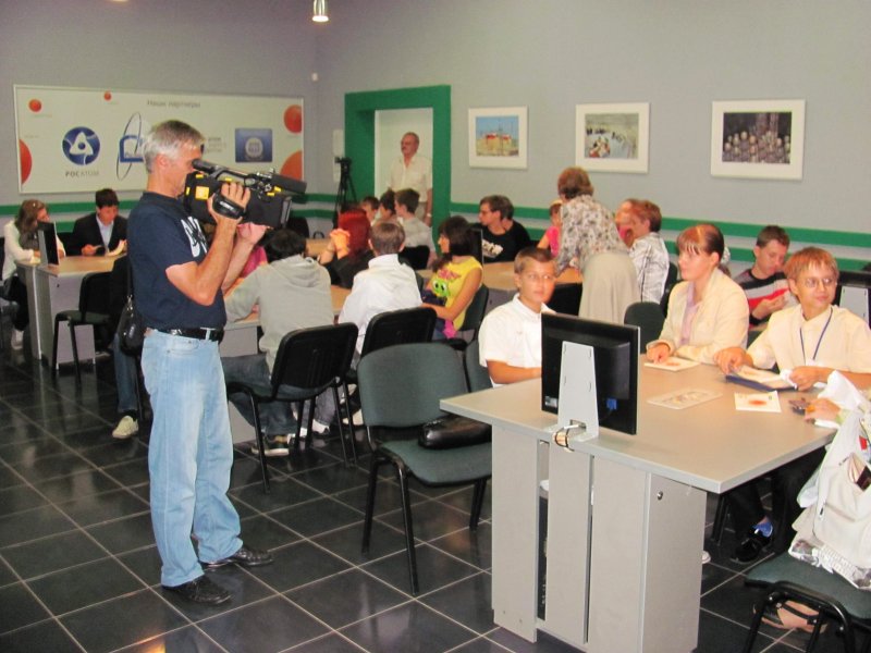 Фото к Второй Фестиваль науки Юга России начался экскурсиями в информационный центр по атомной энергии