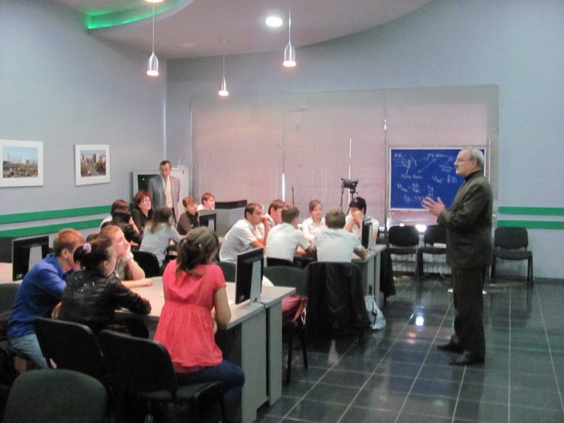 Фото к В инфоцентре обсудили тему «Экология энергетики» 