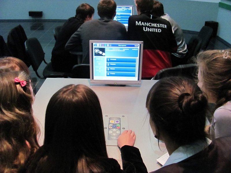 Фото к Дважды «Королями апельсиновых знаний»  стала команда школы № 16