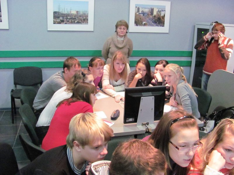 Фото к Дважды «Королями апельсиновых знаний»  стала команда школы № 16