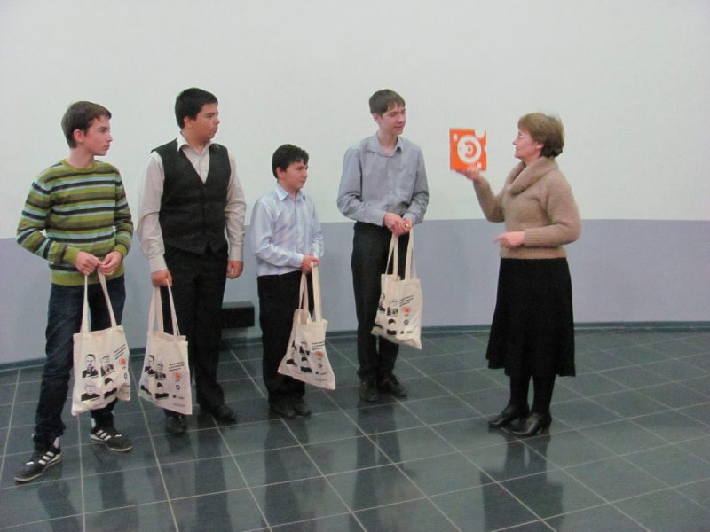 Фото к Дважды «Королями апельсиновых знаний»  стала команда школы № 16