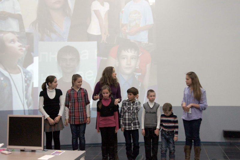 Фото к Посмотрите в глаза друг другу в День мамы! 