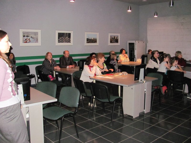 Фото к Новогодний праздник для «Бабушек он-лайн»