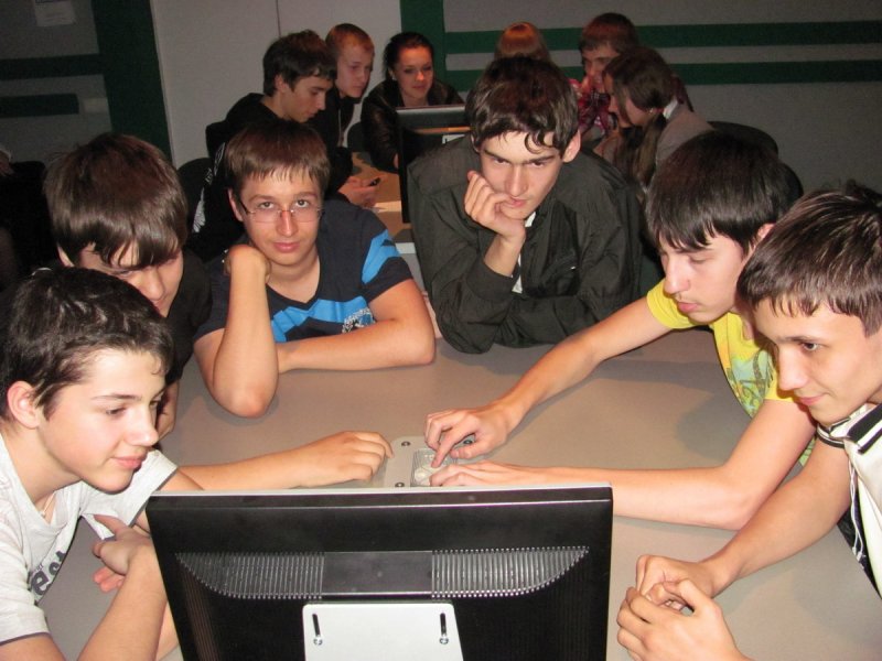 Фото к О суперкомпьютерах старшеклассники узнали на «Апельсине»