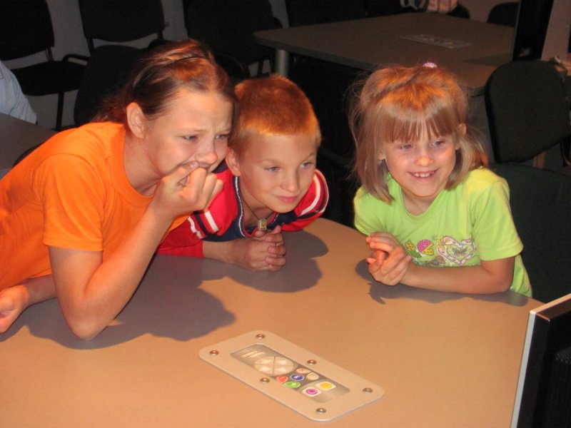 Фото к Социально-реабилитационный центр для несовершеннолетних в гостях у ростовского информационного центра по атомной энергии