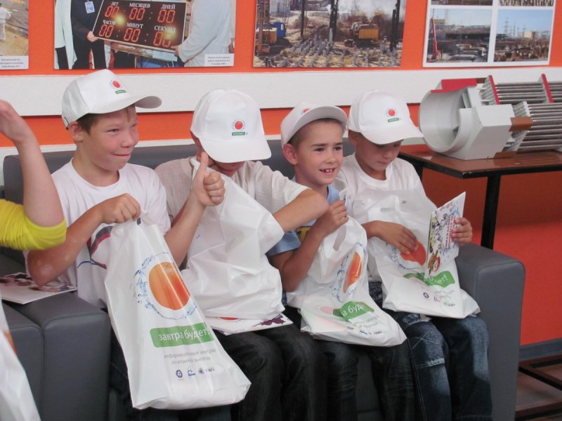 Фото к Социально-реабилитационный центр для несовершеннолетних в гостях у ростовского информационного центра по атомной энергии