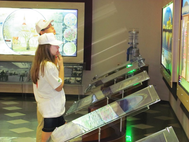 Фото к Ростовские школьники успешно ответили на вопросы «Что? Где? Когда?» в центре общественной информации Ростовской АЭС