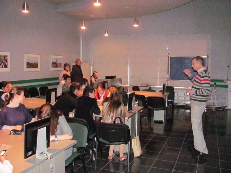 Фото к Юные медики узнают о радиации и ядерной медицине в ростовском информационном центре