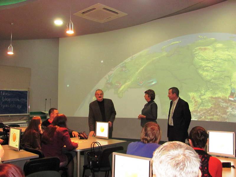 Фото к Информационный центр посетили журналисты трех областей центральной России