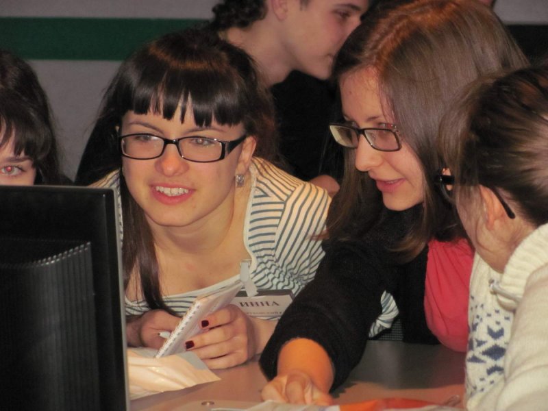 Фото к Областная школа юных журналистов в гостях у информационного центра