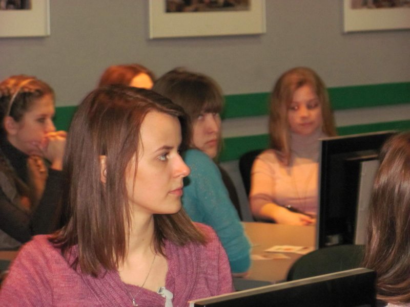 Фото к Областная школа юных журналистов в гостях у информационного центра