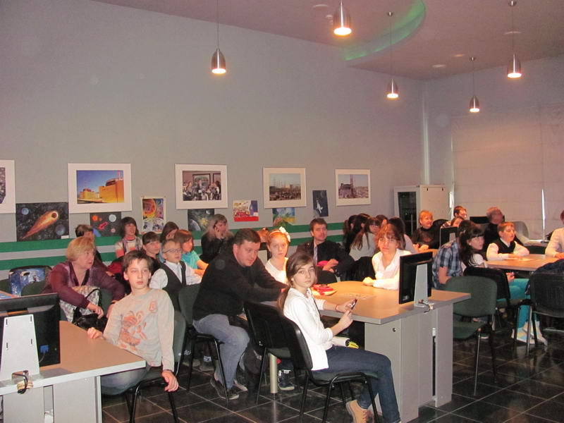 Фото к День космонавтики в информационном центре по атомной энергии