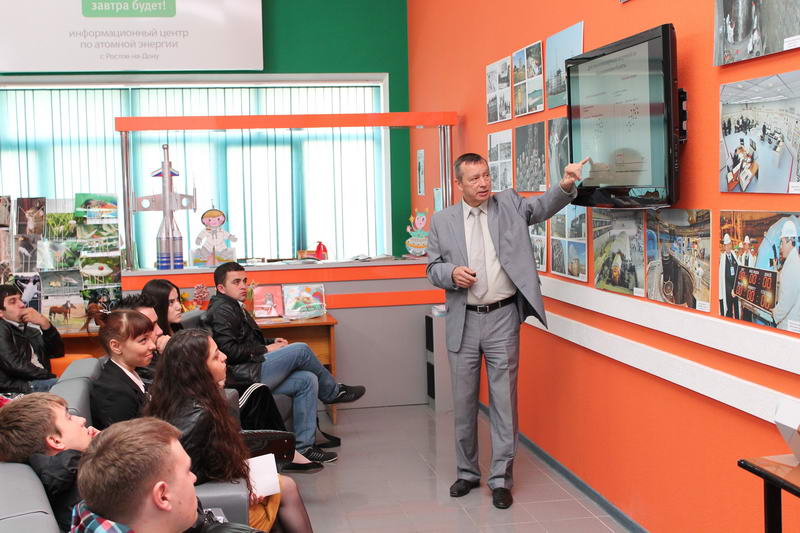 Фото к Будущие медики познакомились с Ростовской атомной станцией