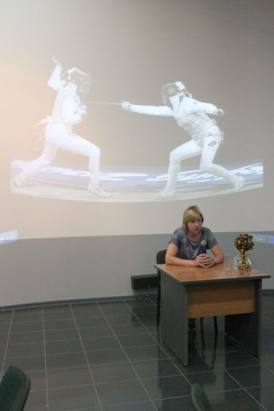 Фото к Олимпийская чемпионка призывает учиться