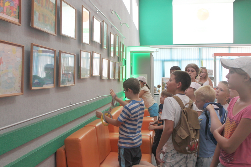 Фото к «Год охраны окружающей среды» в информационном центре