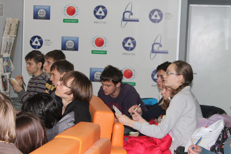Фото к Большой интерес к «Миру атомных технологий»