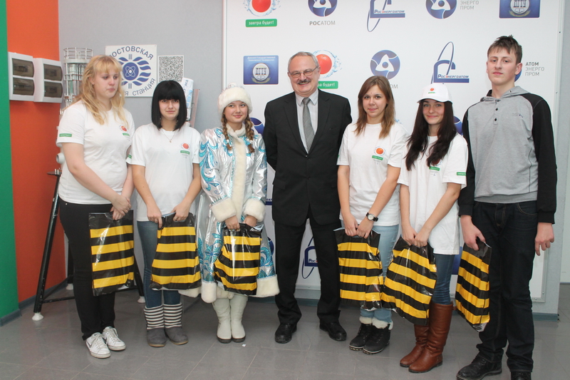 Фото к Новогодний финал в клубе «Умный апельсин»