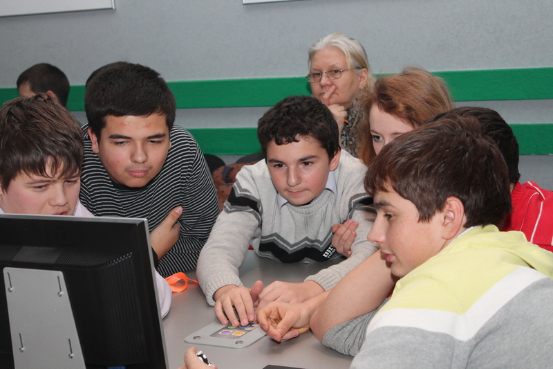 Фото к Новогодний финал в клубе «Умный апельсин»