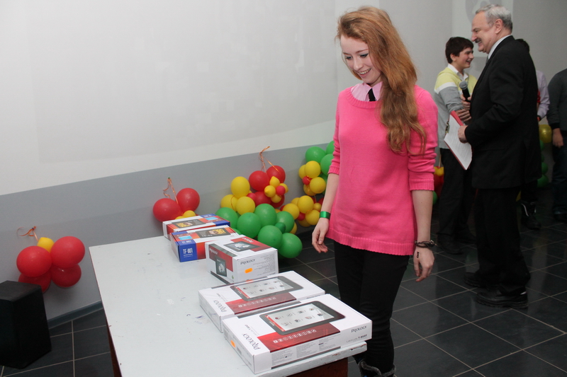 Фото к Новогодний финал в клубе «Умный апельсин»