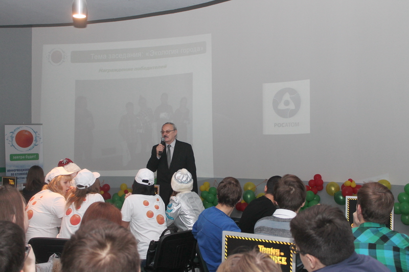 Фото к Новогодний финал в клубе «Умный апельсин»