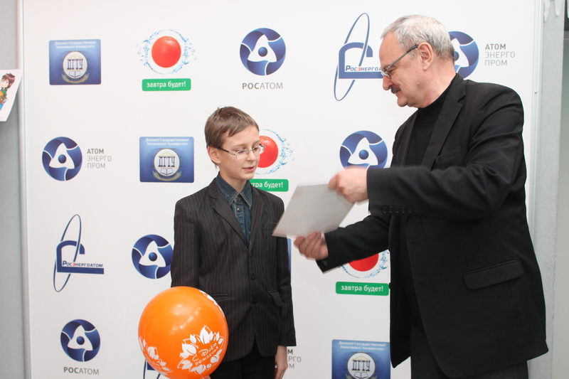 Фото к День рождения в информационном центре