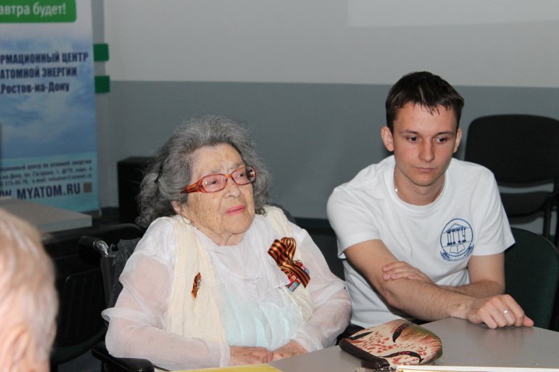 Фото к «Поклонимся великим тем годам…"