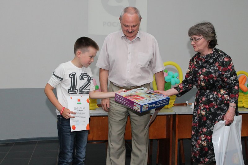 Фото к Награждение юных талантов