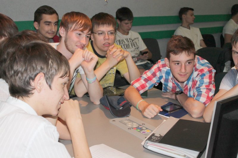 Фото к «И чувства добрые я лирой пробуждал…"