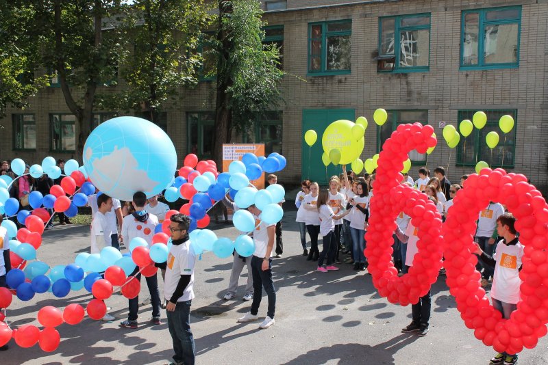 Фото к Более ста молодых ростовчан приняли участие в акции, посвященной шестидесятилетию атомной энергетики
