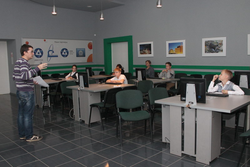 Фото к В информационном центре по атомной энергии проходят «Пять уроков по KODU» для юных ростовчан