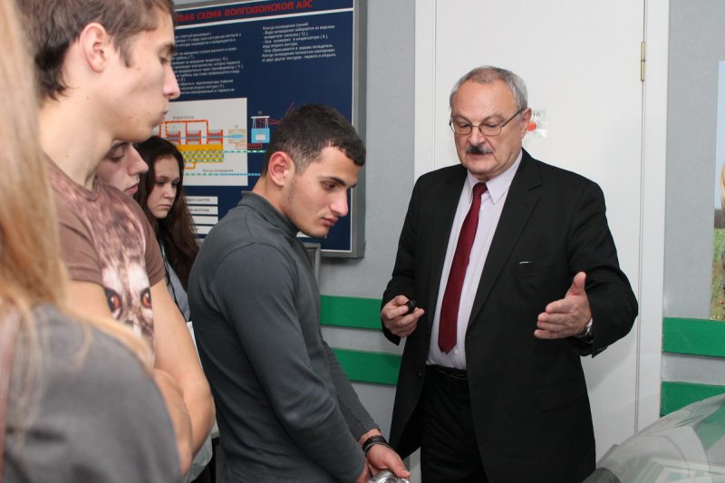 Фото к Более тысячи школьников из 23 городов и районов Ростовской области приняли участие в Фестивале технических знаний и творчества молодежи Дона