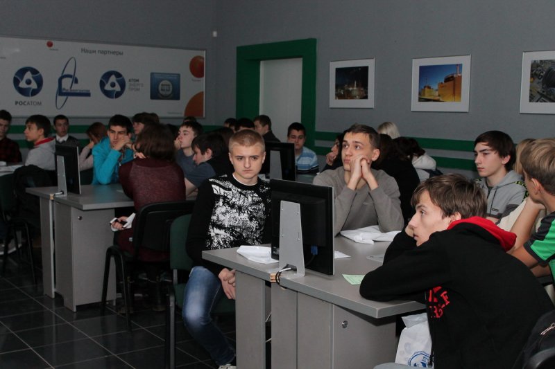 Фото к Более тысячи школьников из 23 городов и районов Ростовской области приняли участие в Фестивале технических знаний и творчества молодежи Дона