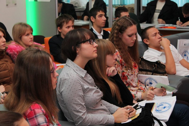 Фото к Более тысячи школьников из 23 городов и районов Ростовской области приняли участие в Фестивале технических знаний и творчества молодежи Дона