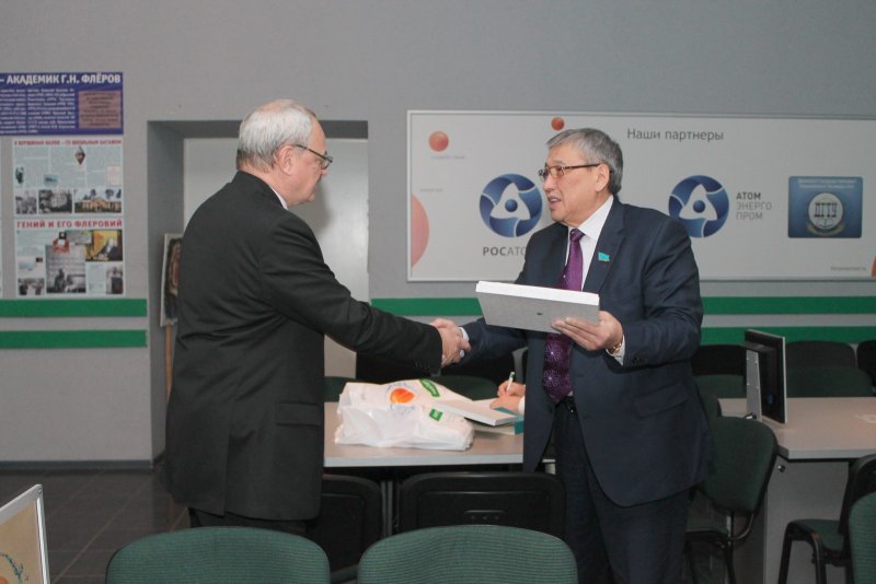 Фото к Парламентарии Республики Казахстан посетили информационный центр по атомной энергии г. Ростова-на-Дону