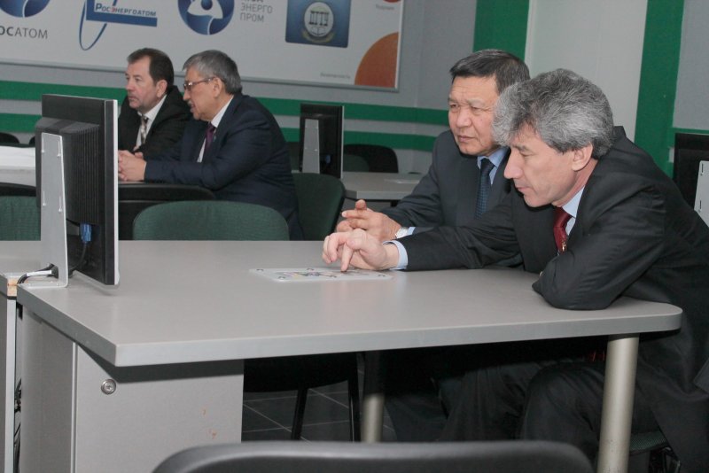 Фото к Парламентарии Республики Казахстан посетили информационный центр по атомной энергии г. Ростова-на-Дону