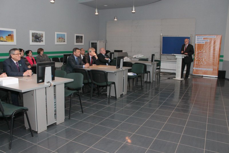 Фото к Парламентарии Республики Казахстан посетили информационный центр по атомной энергии г. Ростова-на-Дону