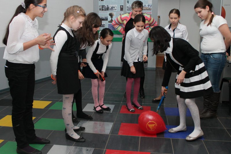 Фото к В информационном центре по атомной энергии прошла первая «Научная елка»