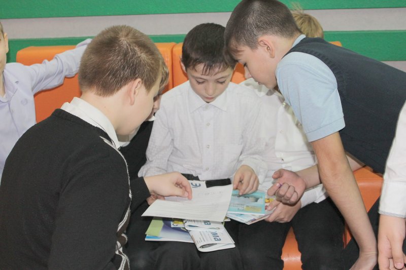 Фото к В информационном центре по атомной энергии прошла первая «Научная елка»