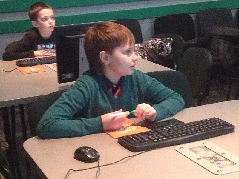 Фото к Информационный центр по атомной энергии Ростова-на-Дону ведет прием на курсы компьютерной грамотности для школьников и пожилых людей