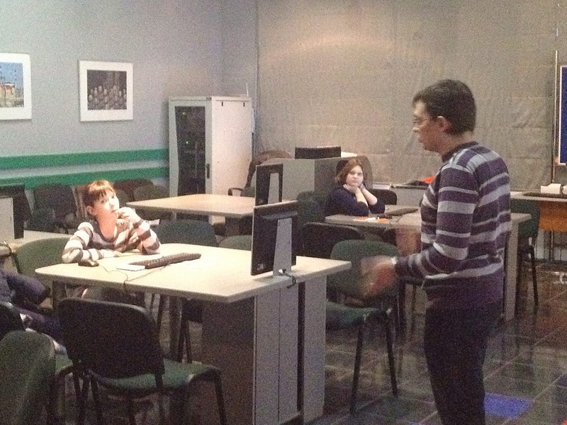 Фото к Информационный центр по атомной энергии Ростова-на-Дону ведет прием на курсы компьютерной грамотности для школьников и пожилых людей